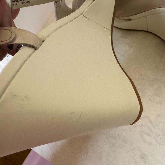 Summer Ready! Women’s Cream Leather Wedges by Rockport. Size 11M - Picture 11 of 16